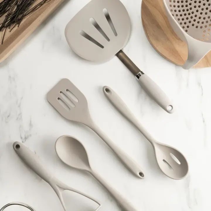 kitchen utensils